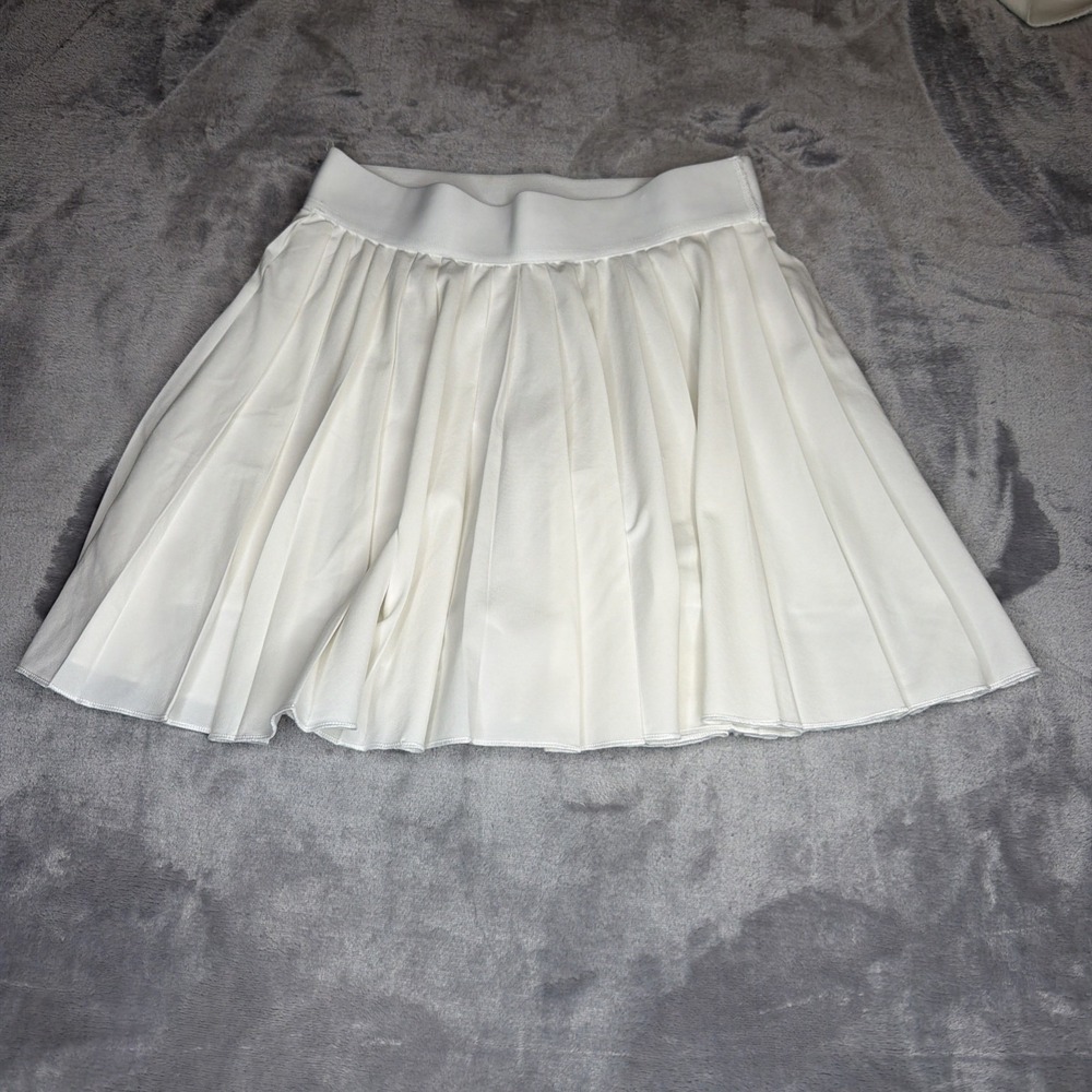 Tna Aritzia Tennis Skort Women's XS White Pleated Athletic Skirt Shorts EUC